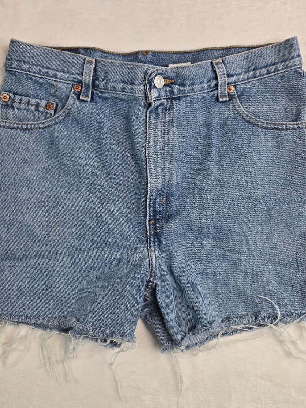 Levi 550 Vintage Relaxed Fit Jean Denim Cut Off Shorts 15 JR L Frayed Distressed